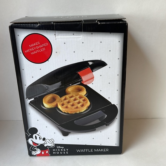Disney Mickey Mouse waffle maker new in box - Picture 3 of 5